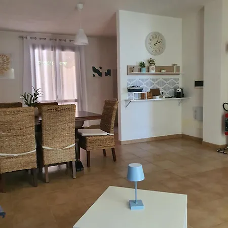 Dom wakacyjny Luna Marina House