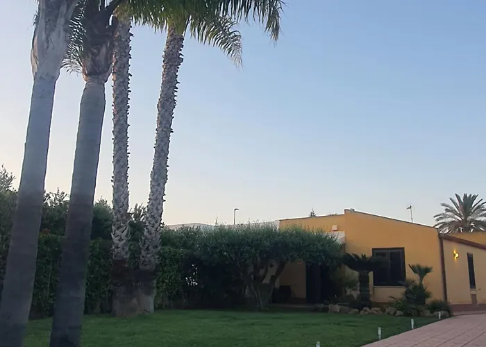 Dom wakacyjny Luna Marina House